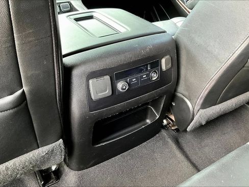 Used 2020 Chevrolet Tahoe LT RWD image 12