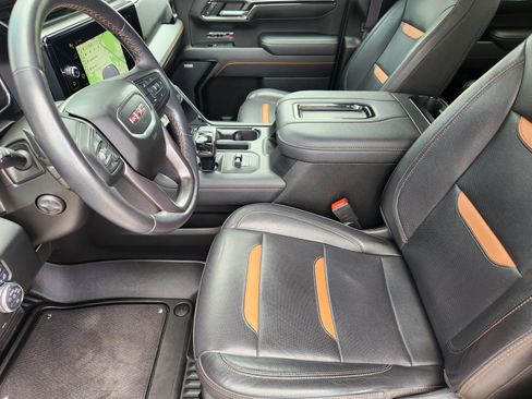 Used 2022 GMC Sierra 1500 AT4 w/ AT4 Premium Package AWD/4WD image 11