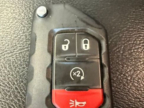 Used 2020 Jeep Gladiator Rubicon AWD/4WD image 25