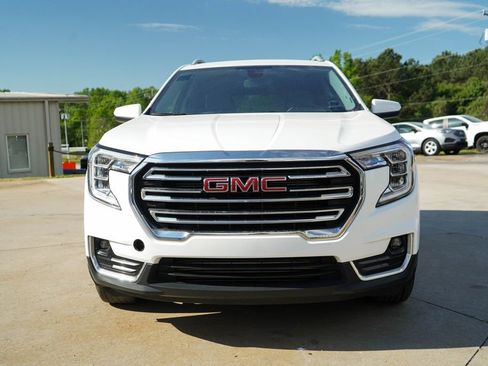 Used 2024 GMC Terrain SLT image 14