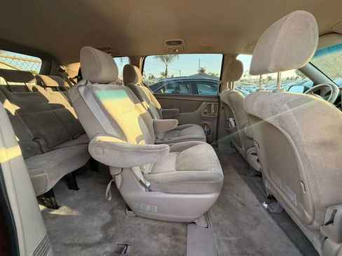 Used 2008 Toyota Sienna LE image 6