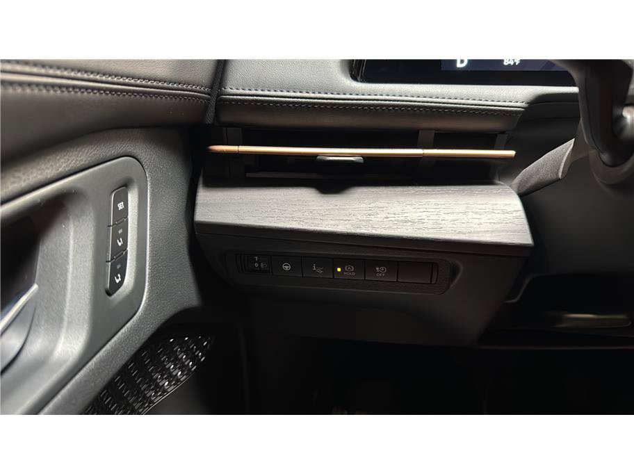Used 2024 Nissan Ariya AWD image 40