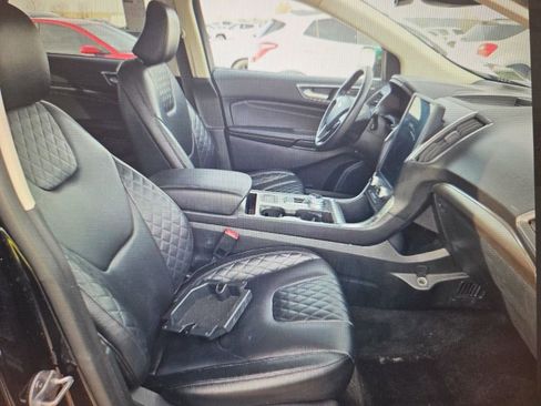 Used 2023 Ford Edge Titanium image 10