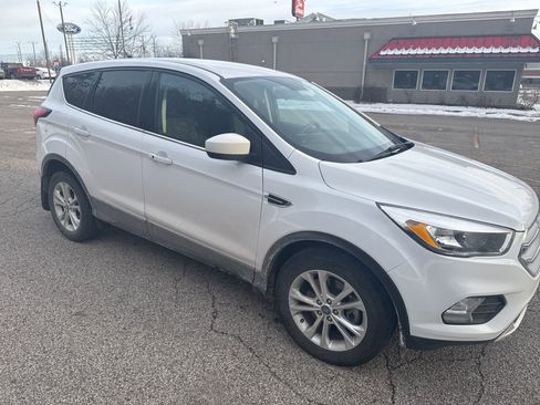 Certified 2019 Ford Escape SE image 7