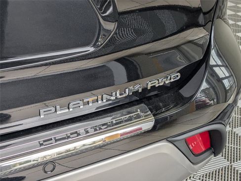 New 2026 Toyota Highlander Platinum image 7