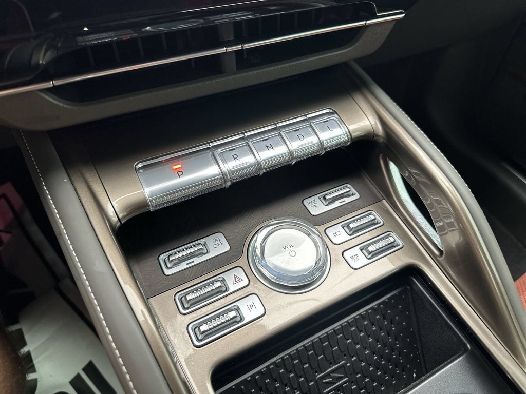 Certified 2024 Lincoln Nautilus Black Label AWD/4WD image 23