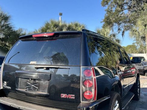 Used 2009 GMC Yukon Denali image 3
