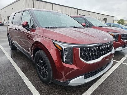 Used 2025 Kia Carnival