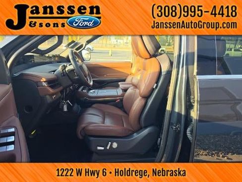 Used 2025 Lincoln Navigator L Reserve AWD/4WD image 8