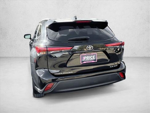 Used 2023 Toyota Highlander XLE image 5