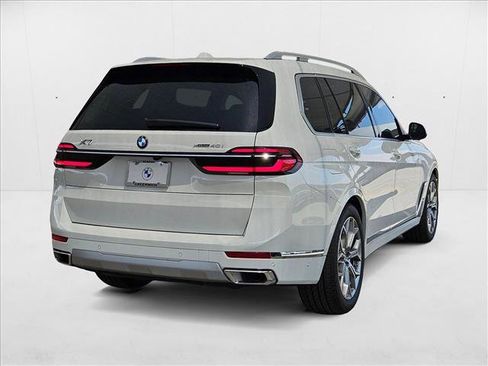 Used 2026 BMW X7 xDrive40i w/ Premium Package image 5