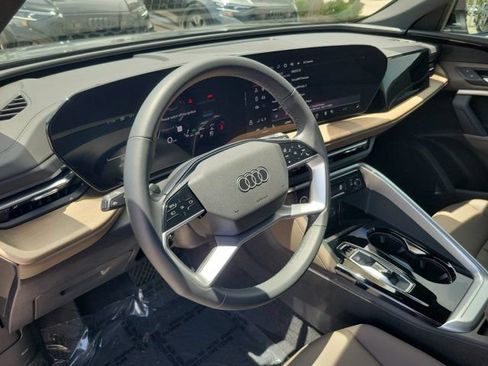 Certified 2025 Audi Q5 Premium w/ Convenience Package AWD/4WD image 17