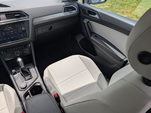 Used 2019 Volkswagen Tiguan SEL AWD/4WD image 11