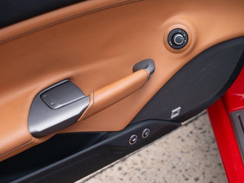Used 2018 Ferrari 488 Spider RWD image 10