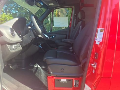 New 2025 Mercedes-Benz Sprinter 2500 image 9
