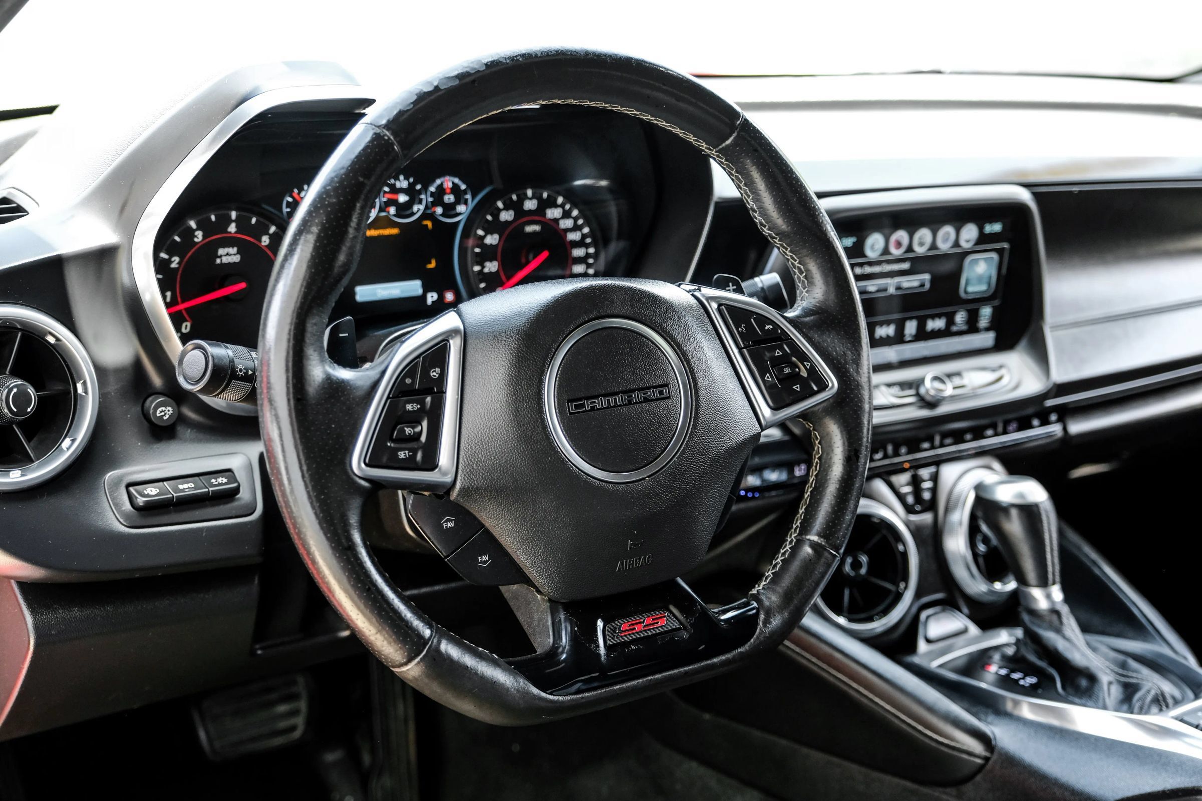 Used 2016 Chevrolet Camaro SS RWD image 18