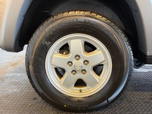 Used 2006 Jeep Liberty Sport image 27