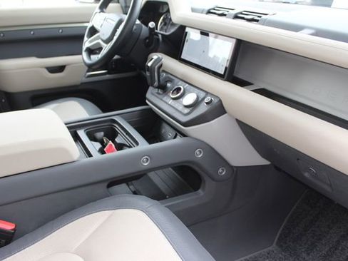 Used 2023 Land Rover Defender 90 X-Dynamic SE image 25