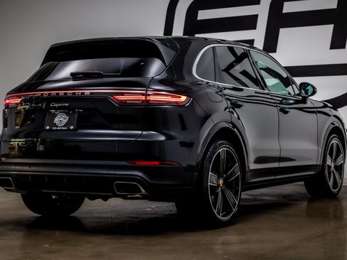 Used 2021 Porsche Cayenne AWD/4WD image 29