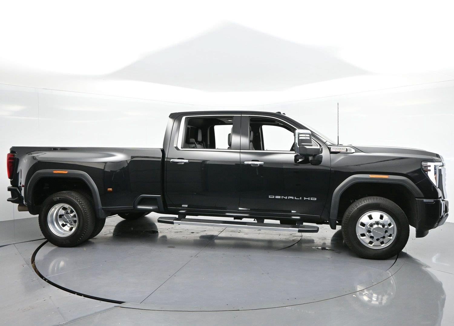Used 2024 GMC Sierra 3500 Denali w/ Denali Reserve Package AWD/4WD image 6