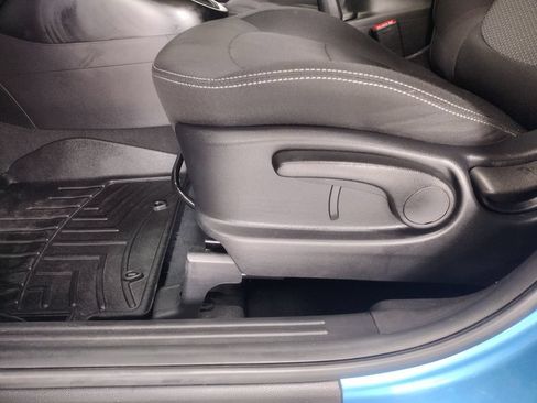 Used 2019 Kia Soul + FWD image 19