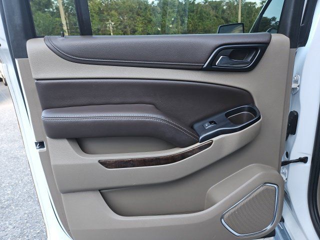 Used 2017 Chevrolet Suburban LT w/ Luxury Package RWD image 34