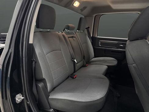 Used 2022 RAM 1500 Classic SLT image 28