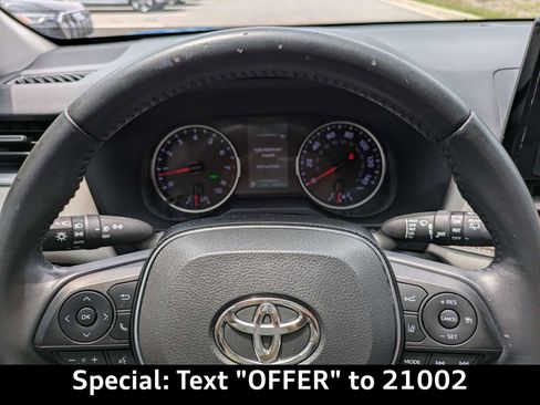 Used 2019 Toyota RAV4 XLE Premium FWD image 33