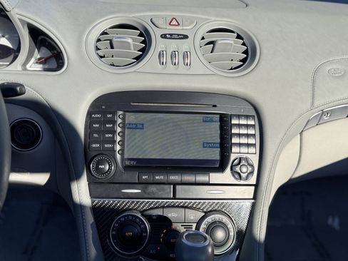 Used 2008 Mercedes-Benz SL 55 AMG w/ P1 Pkg image 24