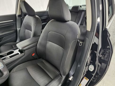 Used 2023 Nissan Altima 2.5 SV FWD image 10
