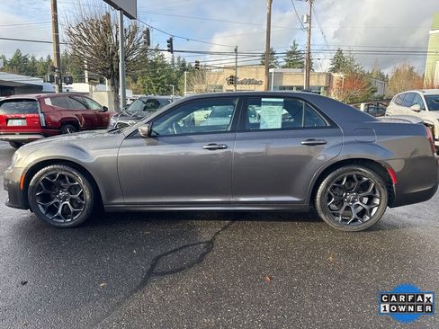 Used 2019 Chrysler 300 S w/ S Model Appearance Package image 4
