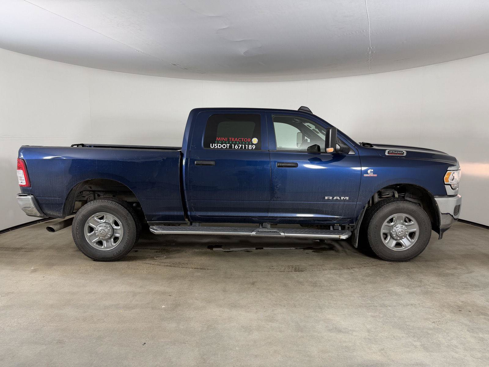 Used 2022 RAM 2500 Tradesman w/ Chrome Appearance Group AWD/4WD image 6