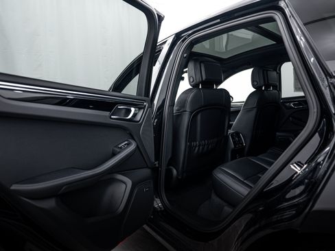 Certified 2026 Porsche Macan AWD/4WD image 21