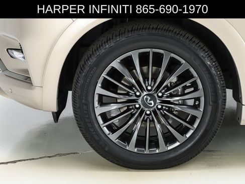 Used 2023 INFINITI QX80 4WD image 5