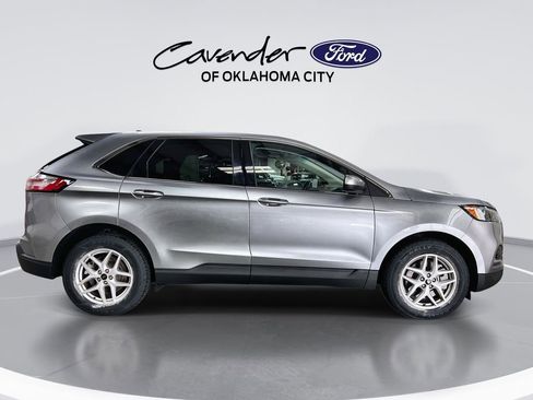 Used 2024 Ford Edge SEL image 9