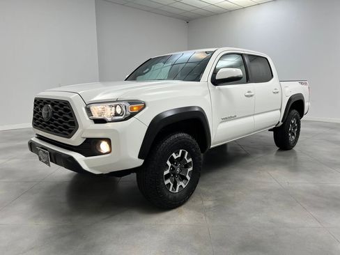 Used 2023 Toyota Tacoma TRD Off-Road image 3