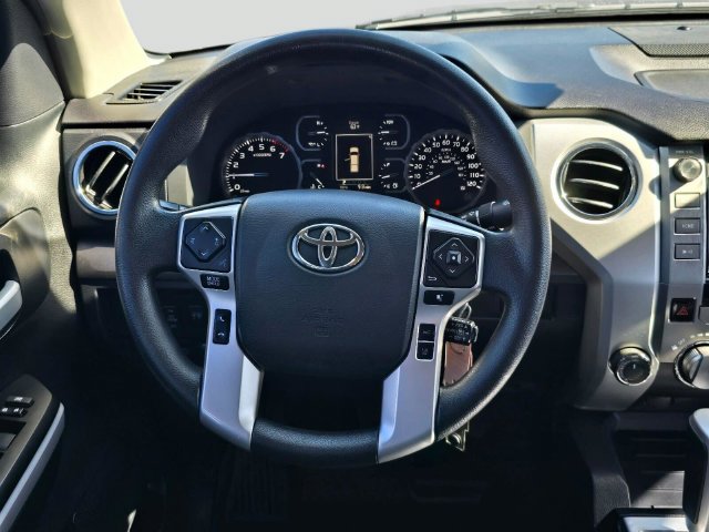 Used 2018 Toyota Tundra SR5 w/ SR5 Upgrade Package AWD/4WD image 17