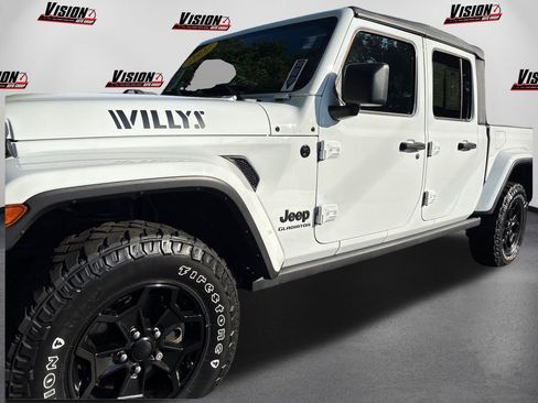 Certified 2021 Jeep Gladiator Willys image 12