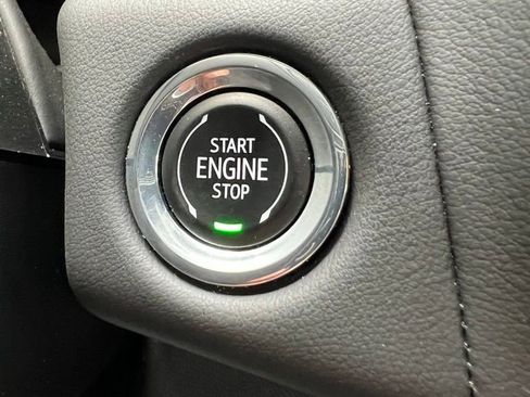 Used 2023 GMC Yukon XL AT4 w/ Technology Package AWD/4WD image 12
