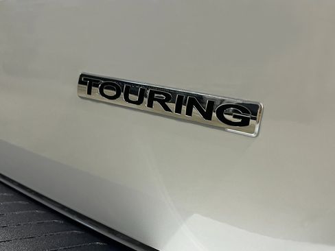 New 2026 Honda Odyssey Touring image 7