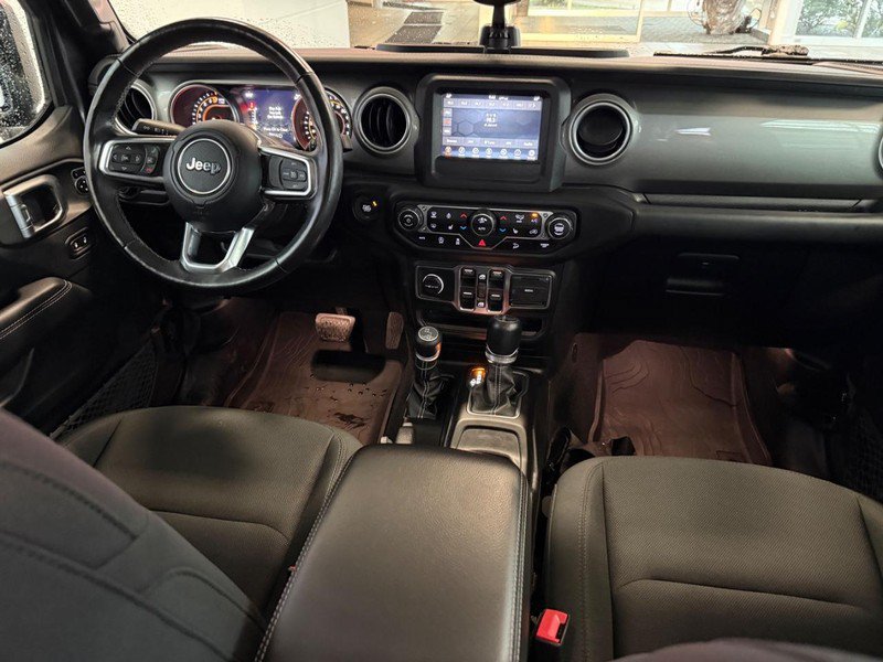 Used 2018 Jeep Wrangler Unlimited Sahara w/ Cold Weather Group AWD/4WD image 12