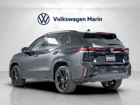 New 2026 Volkswagen Tiguan SE R-Line image 3