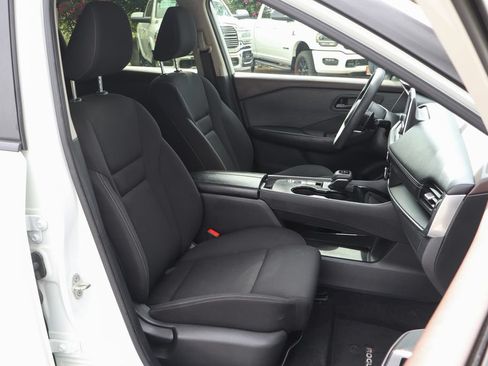 Used 2023 Nissan Rogue S FWD image 36