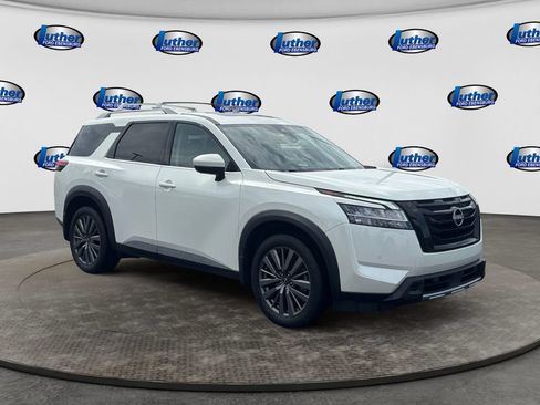 Used 2024 Nissan Pathfinder SL w/ SL Premium Package AWD/4WD image 7