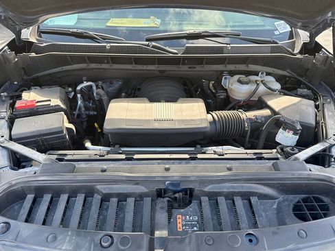 Used 2024 Chevrolet Silverado 1500 LT AWD/4WD image 7