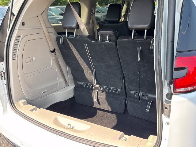 Used 2024 Chrysler Pacifica Limited FWD image 21