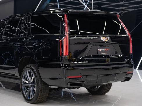 Used 2026 Cadillac Escalade ESV Sport image 14