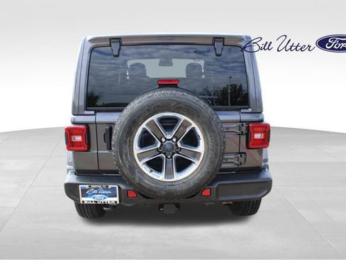 Used 2022 Jeep Wrangler Unlimited Sahara image 6