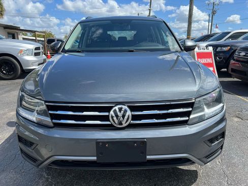 Used 2018 Volkswagen Tiguan SE w/ 3rd Row Seat Package image 3
