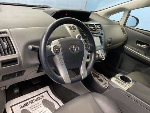 Used 2013 Toyota Prius V image 10